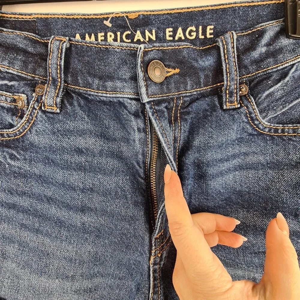AE American Eagle '90s Boyfriend Short 2 Women's Jean Shorts Cuffed Hem Med Wash
